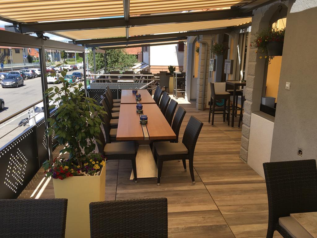 Hotel Restaurant Jura Kerzers エクステリア 写真