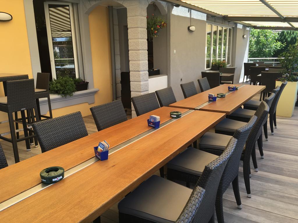 Hotel Restaurant Jura Kerzers エクステリア 写真